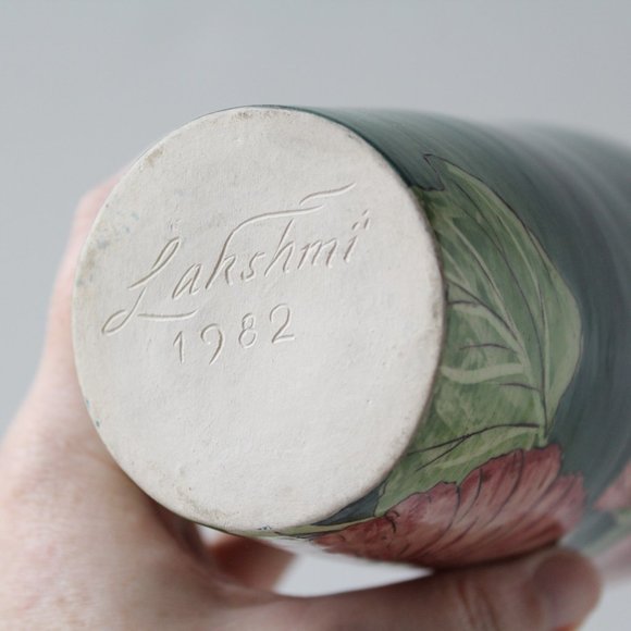 Lakshmi Design Pottery Hand Painted Floral Vase 82 - Picture 9 of 13